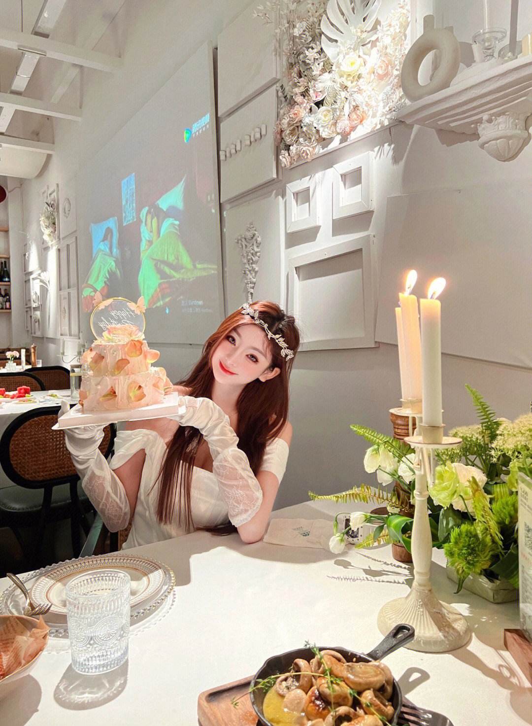 意大利后卫在女友生日时发布浪漫求婚的简单介绍